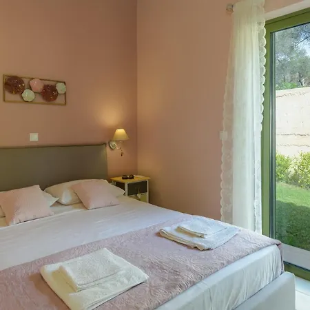 Comfeto & Mandolato Sweet Case de vacanță Lakíthra